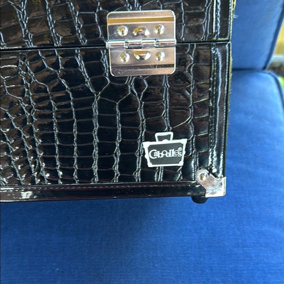 Caboodles Black Crocodile-Patterned Makeup Case - Picture 2 of 10